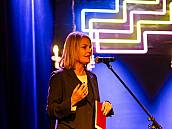 Stadtpräsidentin Marieke Kruit überbringt die Güsse des Gemeinderats