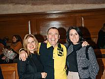 Chantal Perriard, Thomas Hofstetter, Simone Richner posieren im Ratssaal