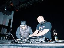 DJ MCW und MC Flury am DJ-Pult
